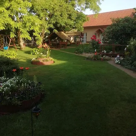Piroska Vendeghaz Guest house Kaba