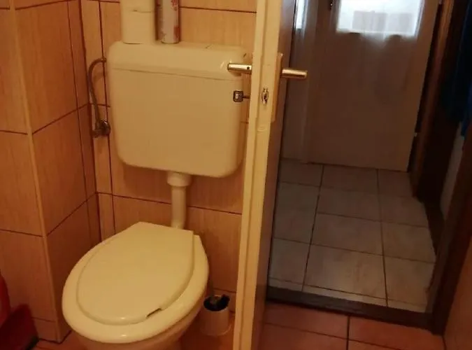 Piroska Vendeghaz 3*