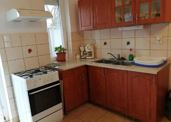 Piroska Vendeghaz 3*