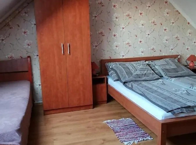 Piroska Vendeghaz 3*